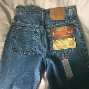 -NWT high rise Levi’s mom jeans-